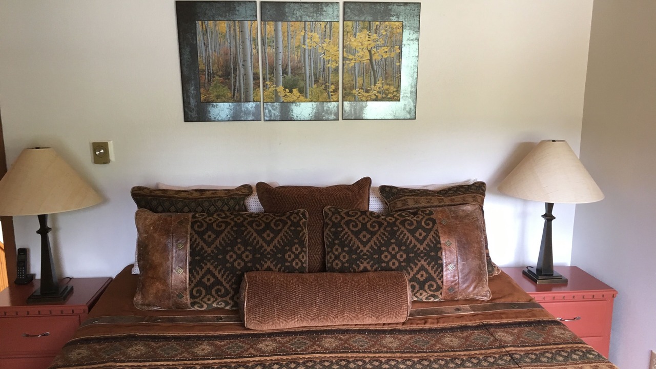 Photo of Bedroom in Redstone