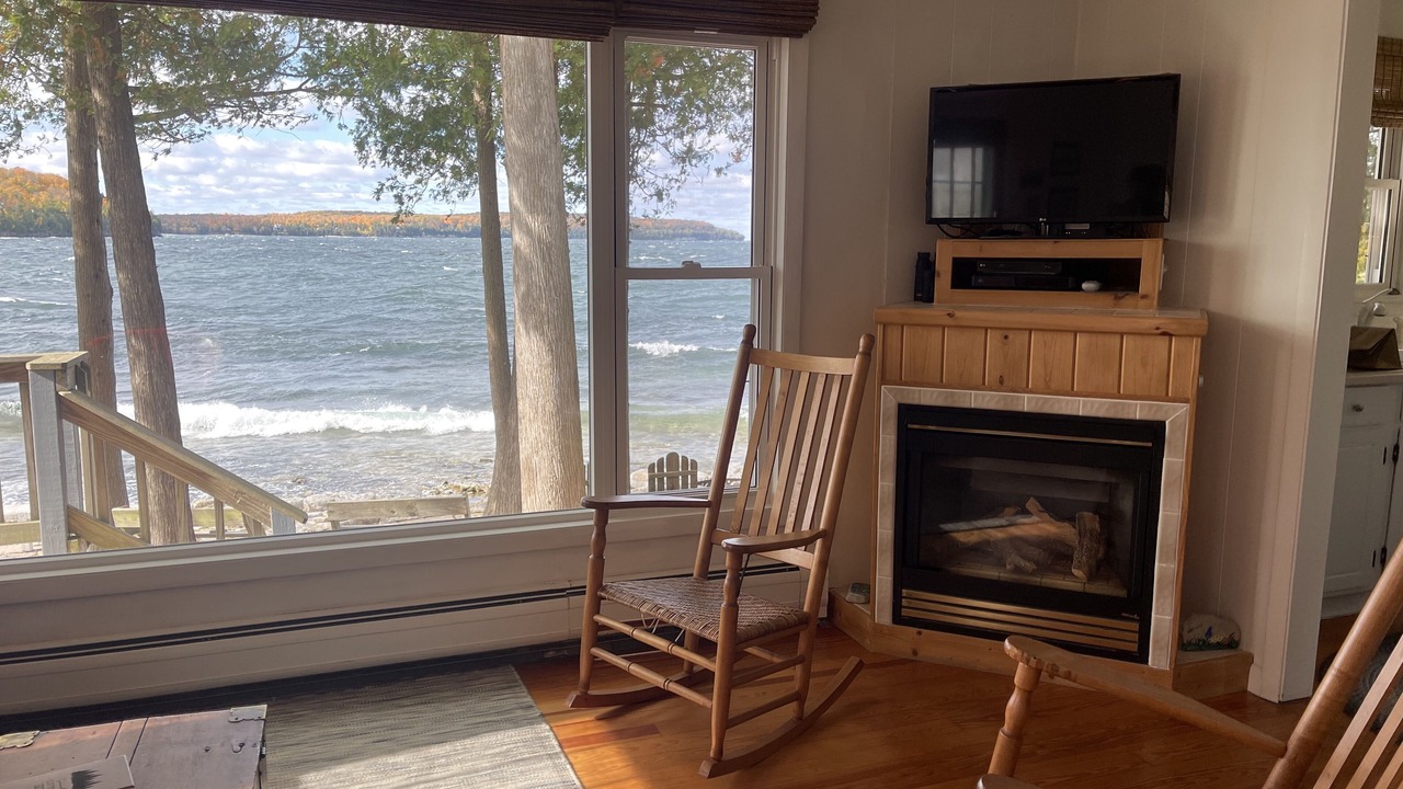 Photo of Livingroom in Gills Rock