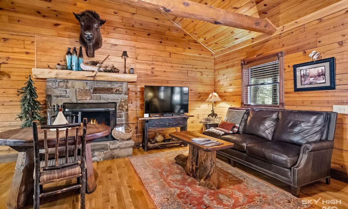 Photo of Livingroom in Eureka Springs