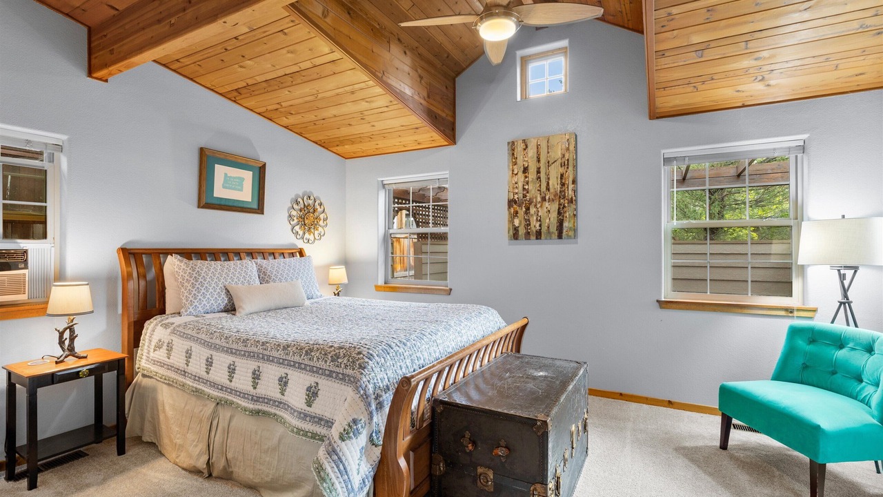 Photo of Bedroom in Old Bend