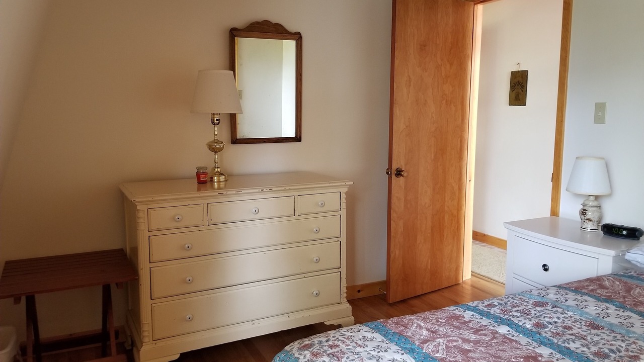 Photo of Bedroom in Redwood