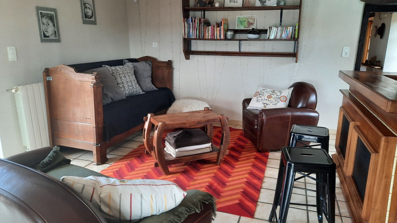 Photo of Livingroom in Courris