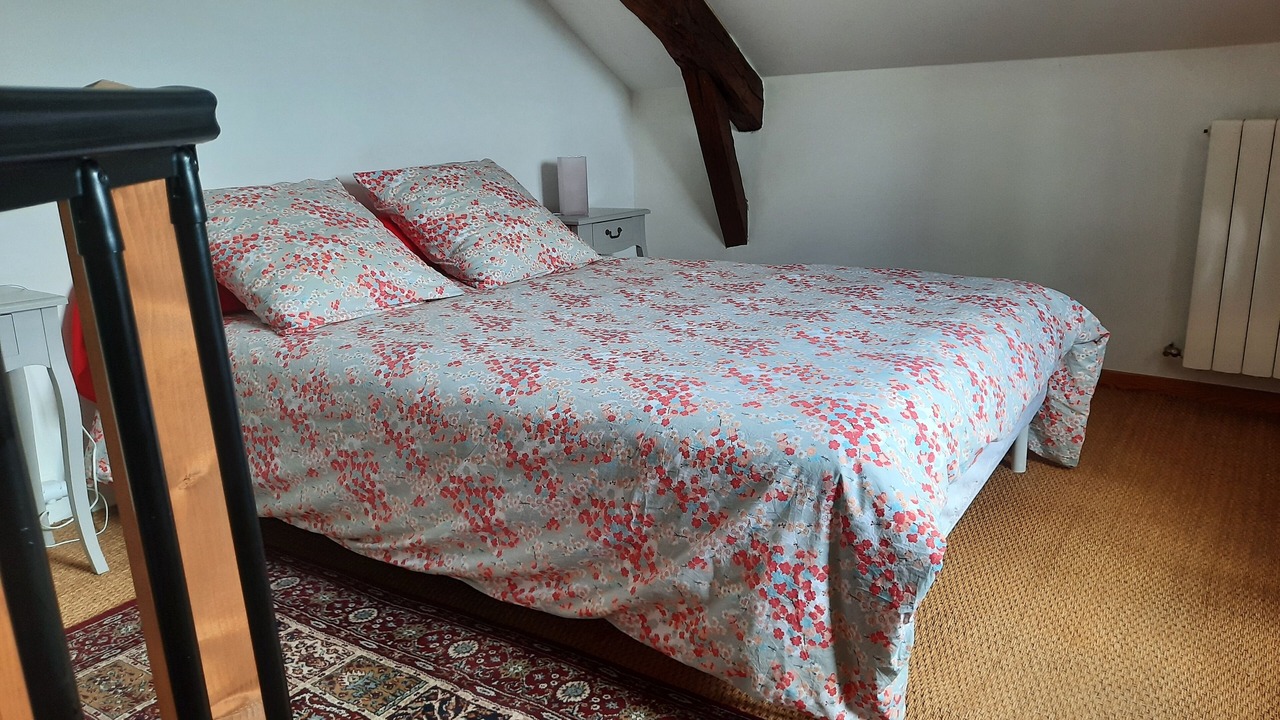 Photo of Bedroom in Courris