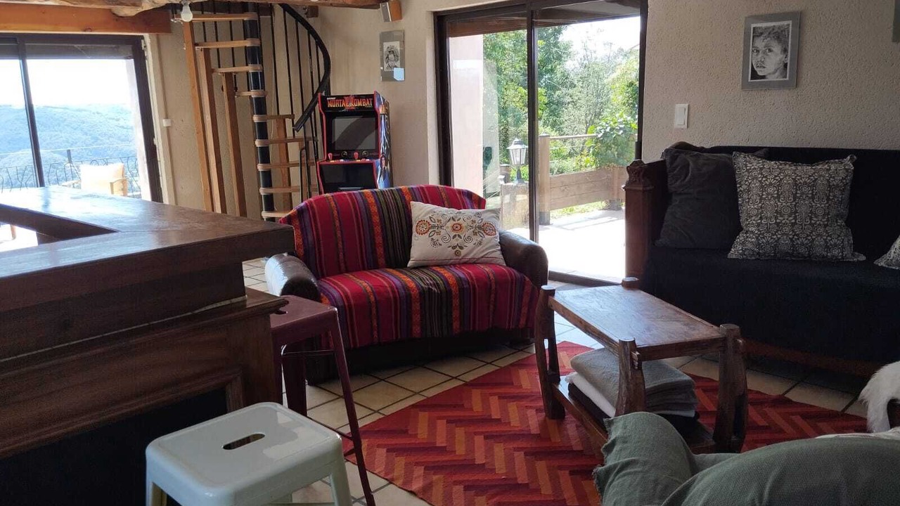 Photo of Livingroom in Courris