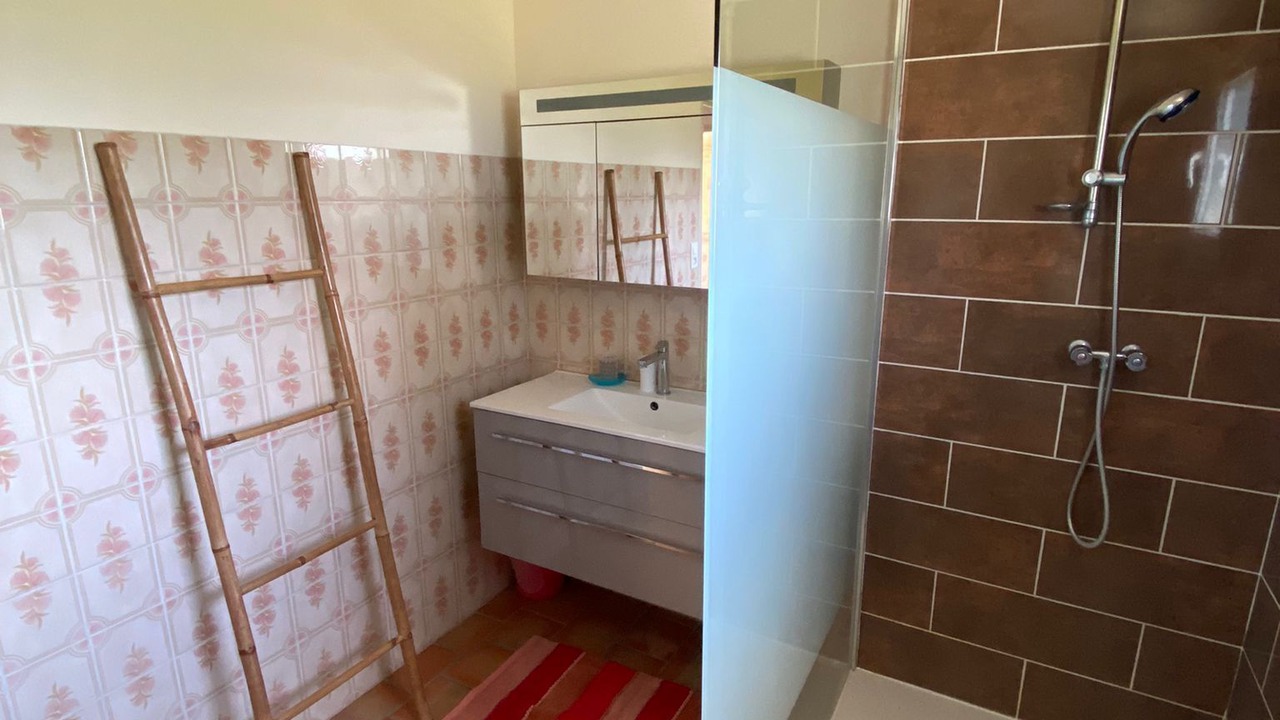 Photo of Bathroom in Lacaussade
