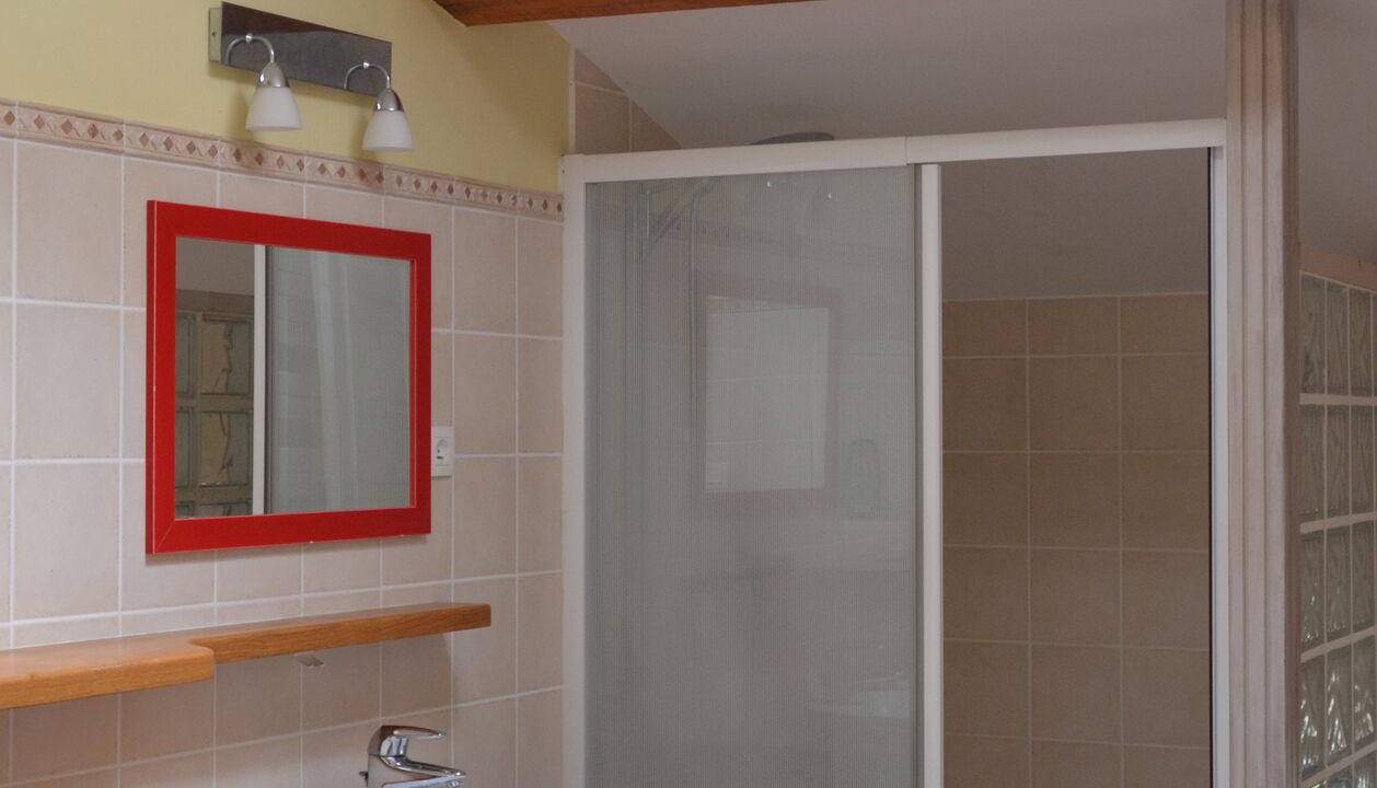 Photo of Bathroom in Auriac-sur-Vendinelle
