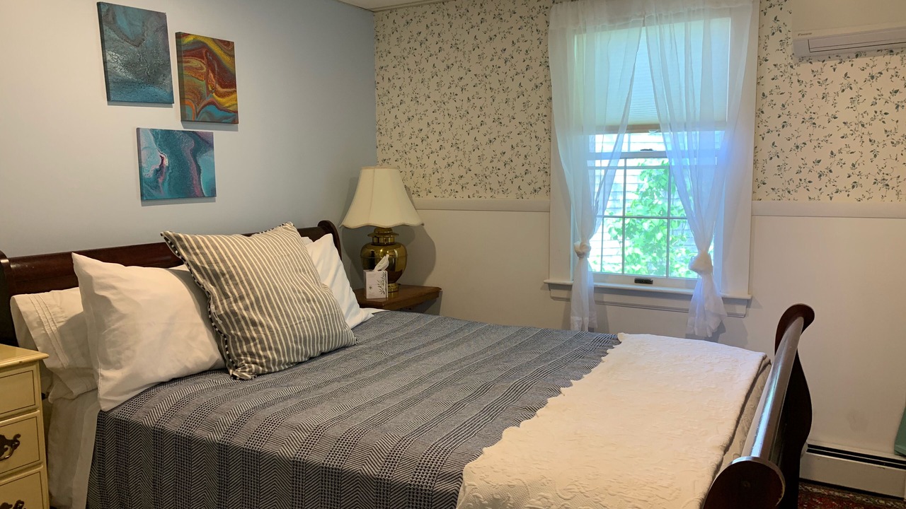 Photo of Bedroom in Damariscotta