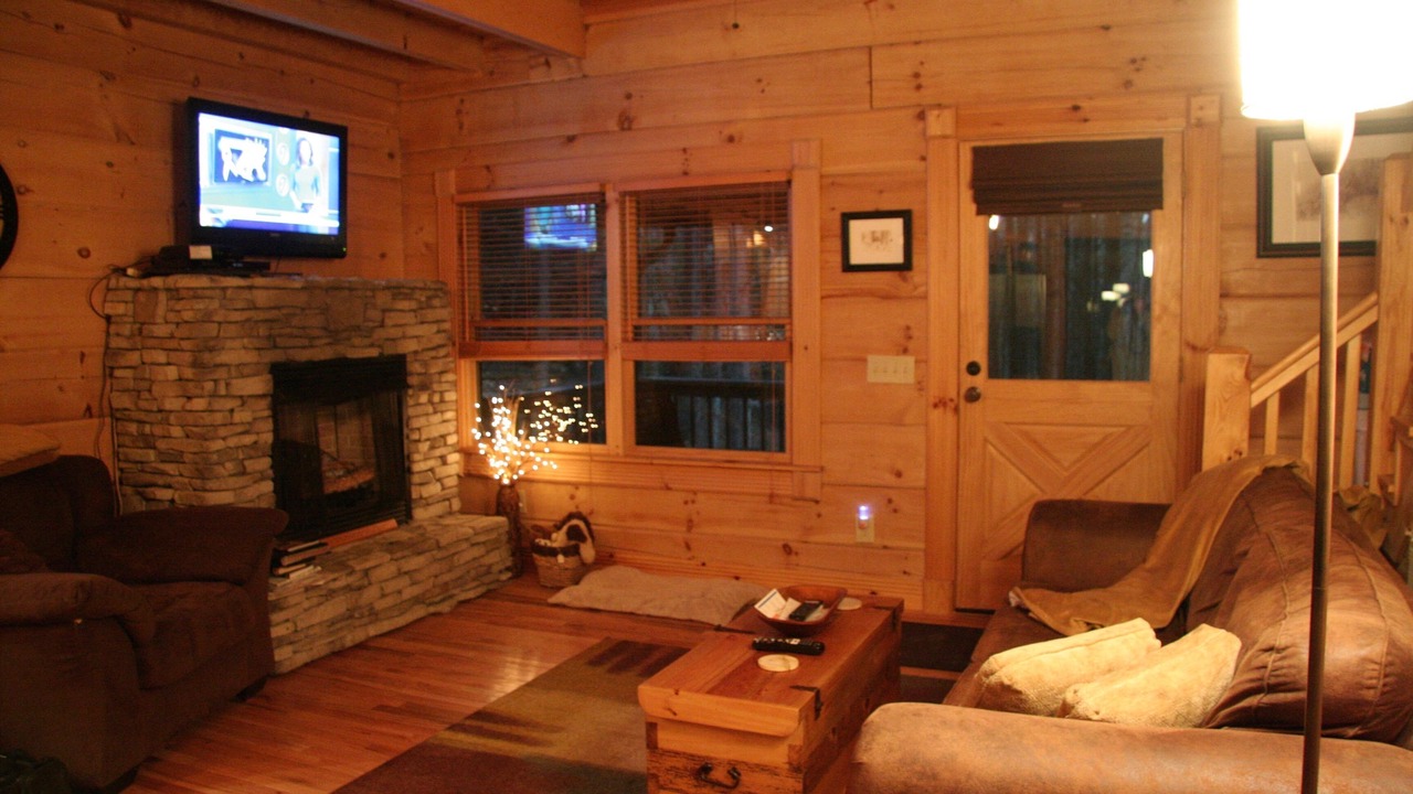 Photo of Livingroom in West Jefferson