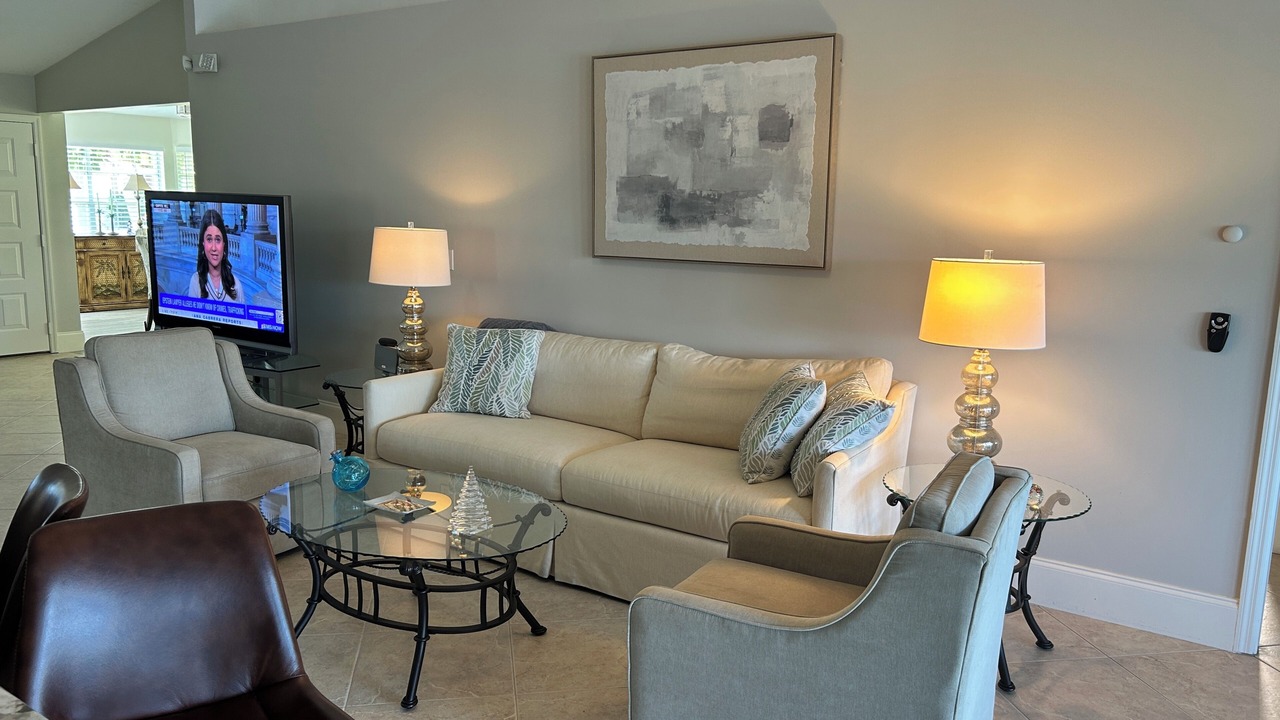Photo of Livingroom in Crown Pointe