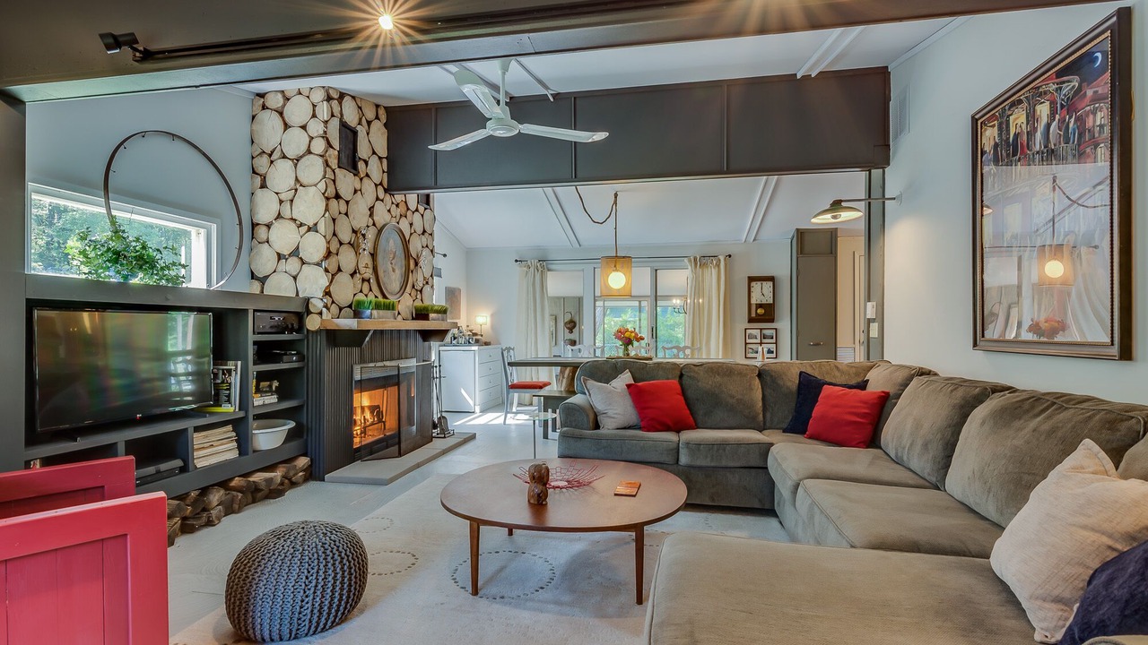 Photo of Livingroom in Shorewood-Tower Hills-Harbert