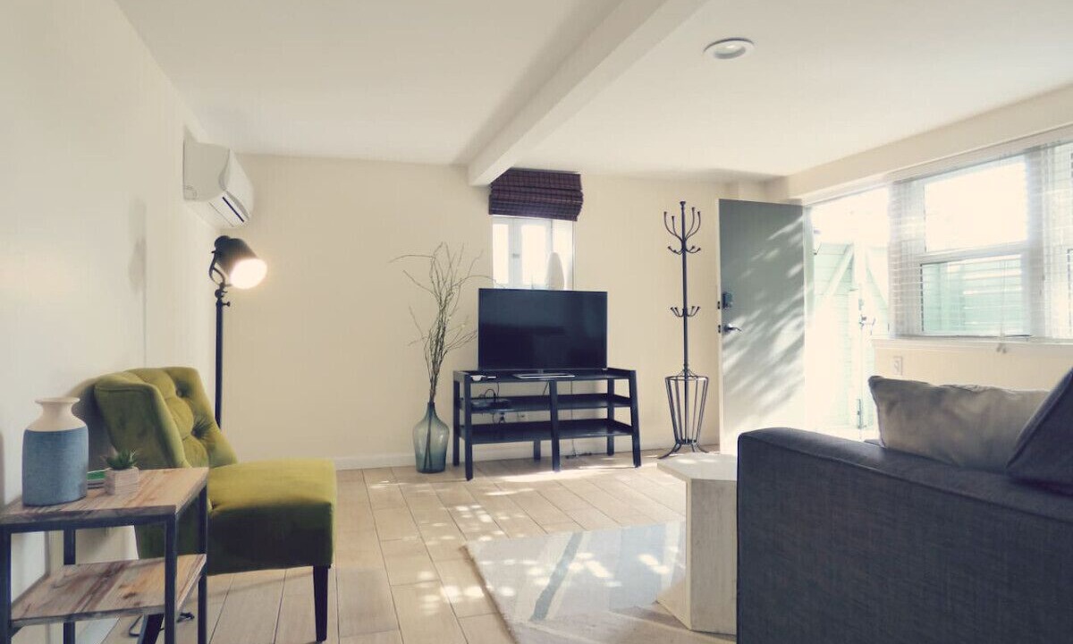 Photo of Livingroom in University Heights