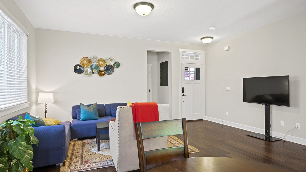 Photo of Livingroom in West Haven-Sylvan