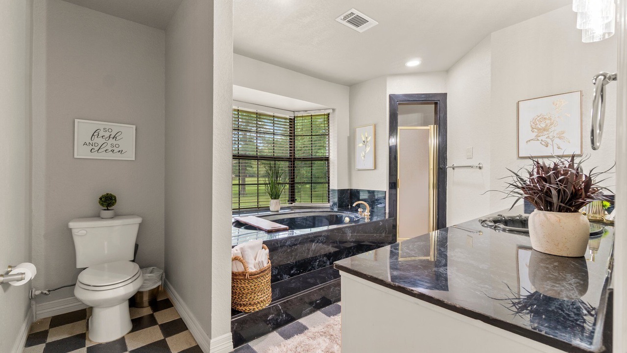 Photo of Bathroom in Willis