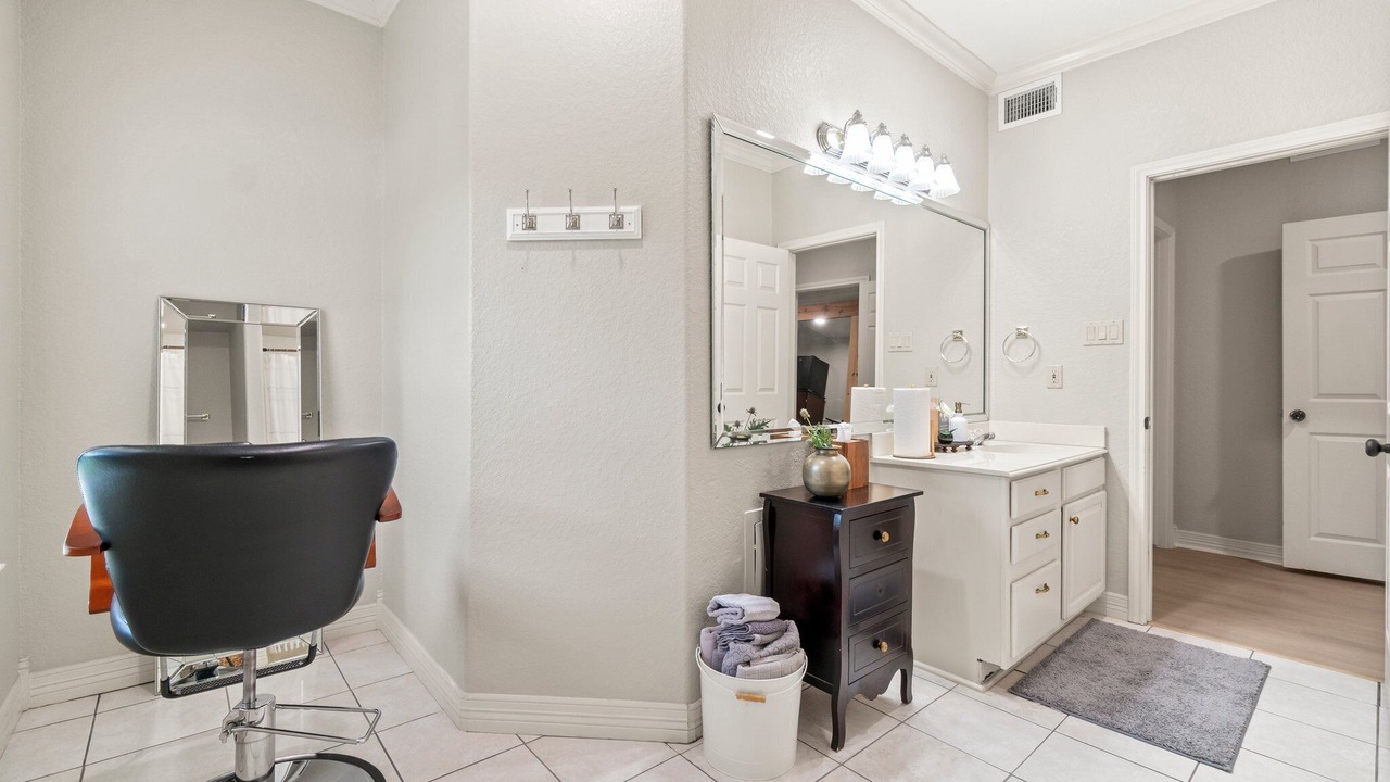 Photo of Bathroom in Willis