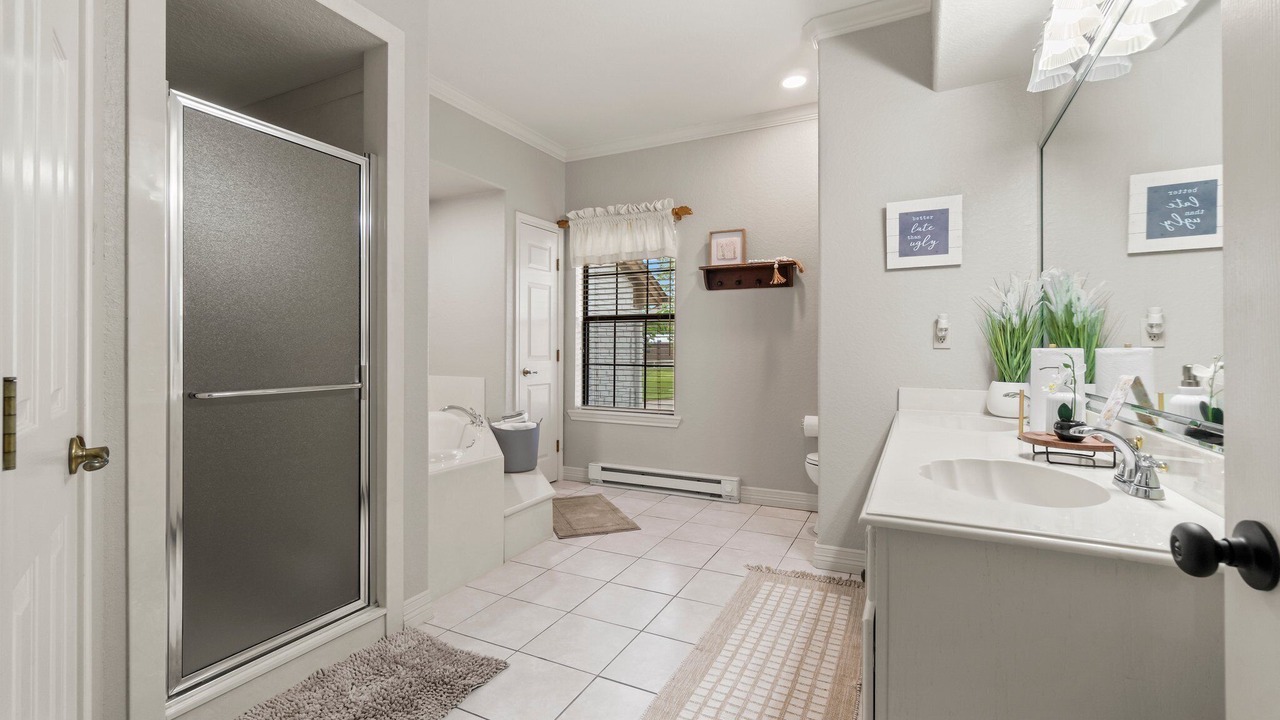 Photo of Bathroom in Willis