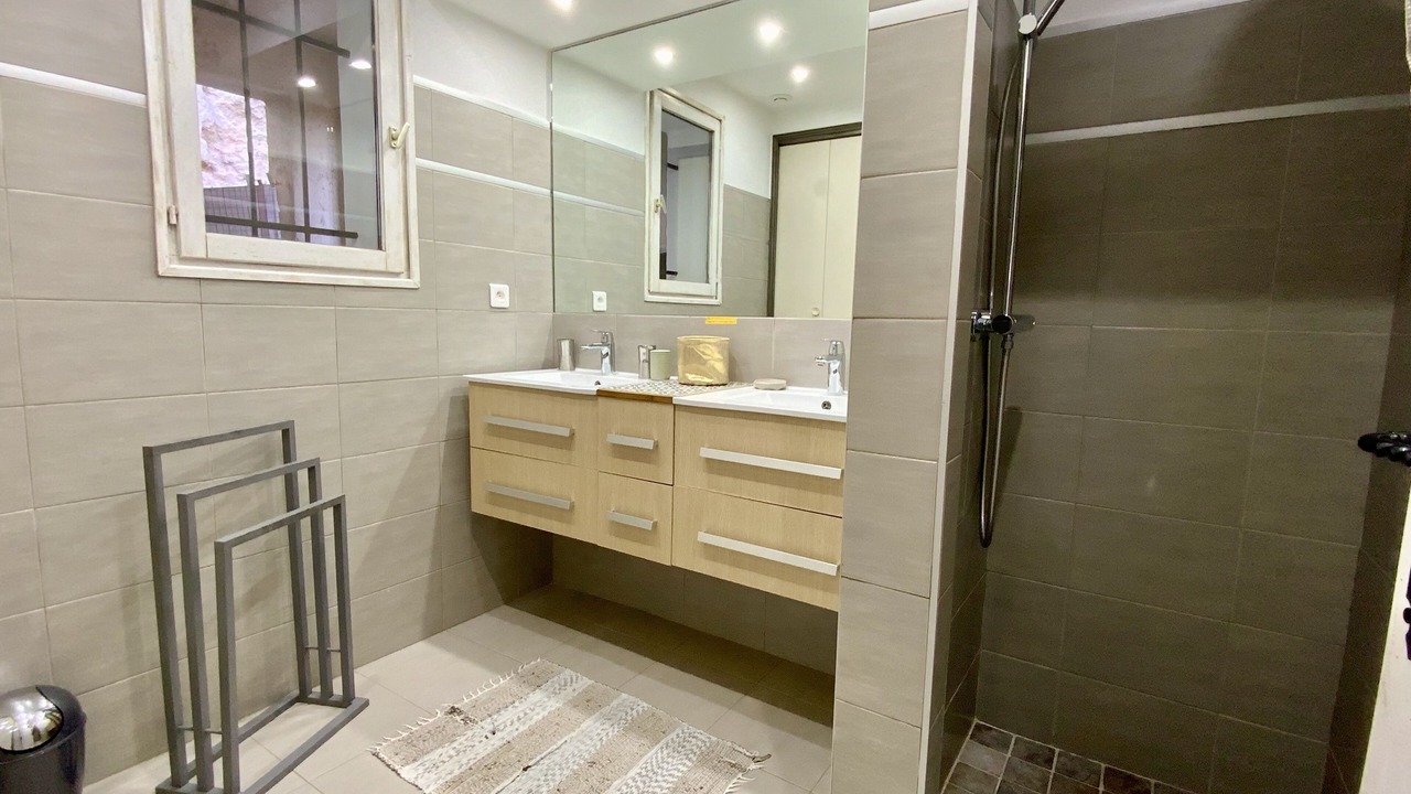 Photo of Bathroom in Bonifacio