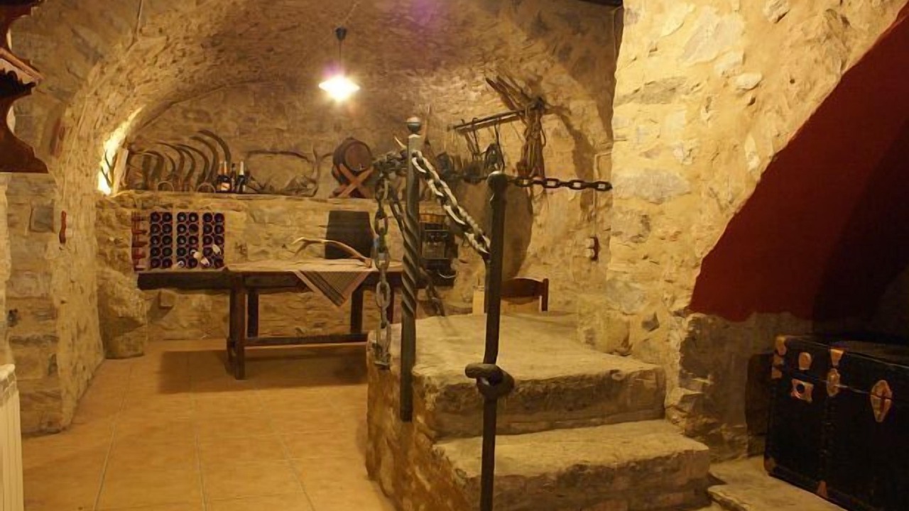 Photo of Others in Gombren