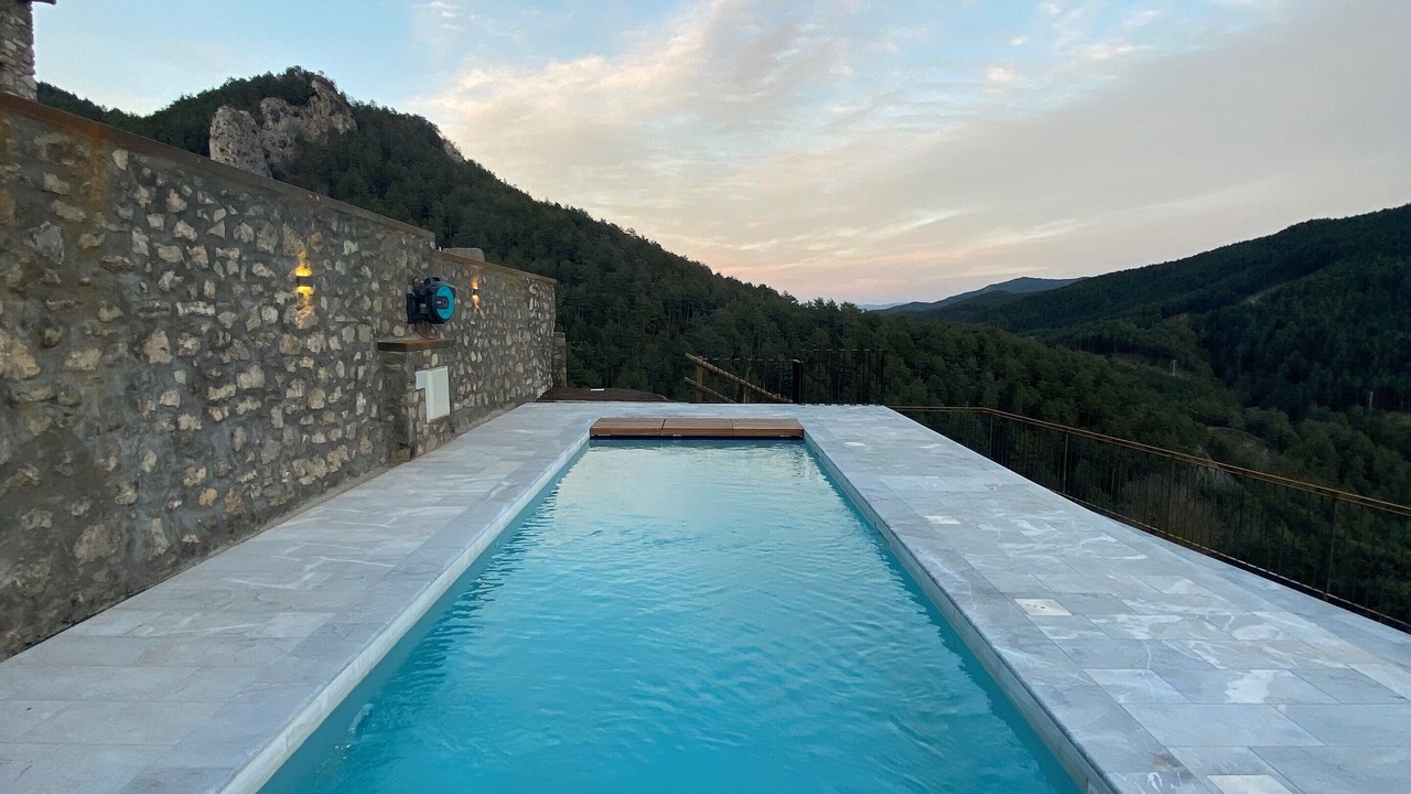 Photo of Outdoor in Gombren