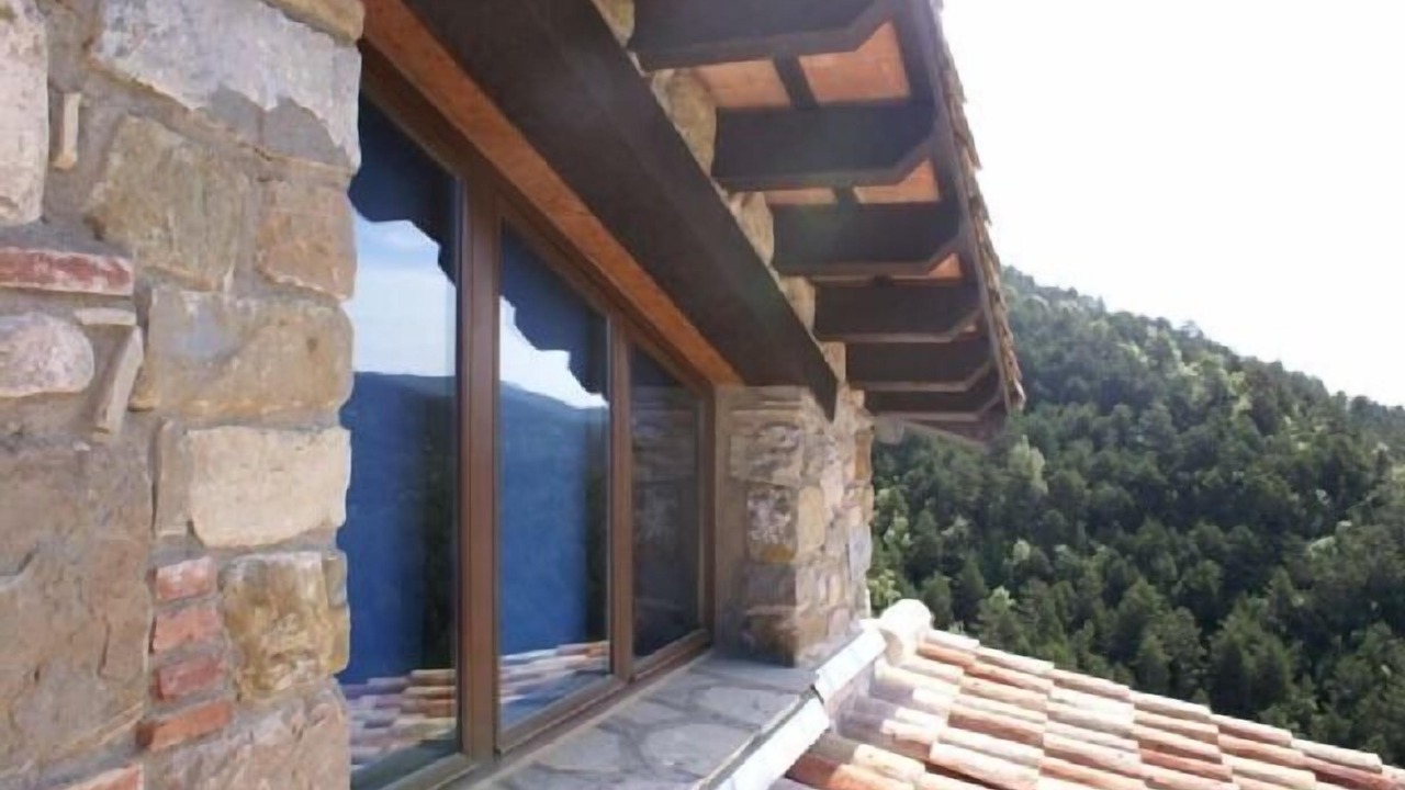 Photo of Outdoor in Gombren