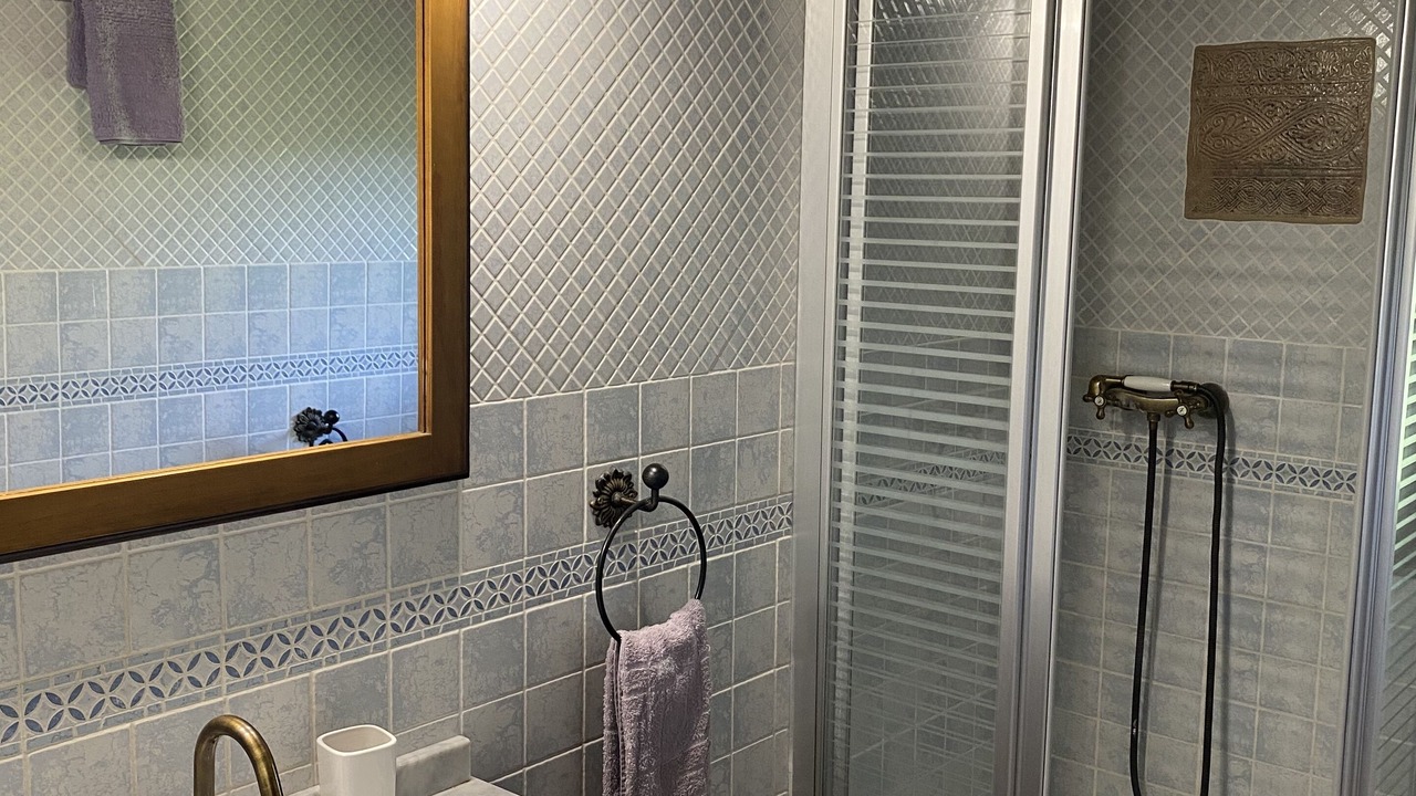 Photo of Bathroom in Gombren
