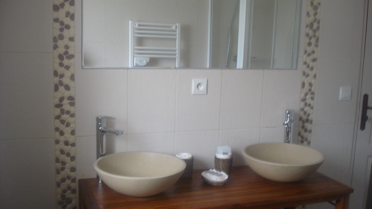 Photo of Bathroom in La Vicomte-sur-Rance