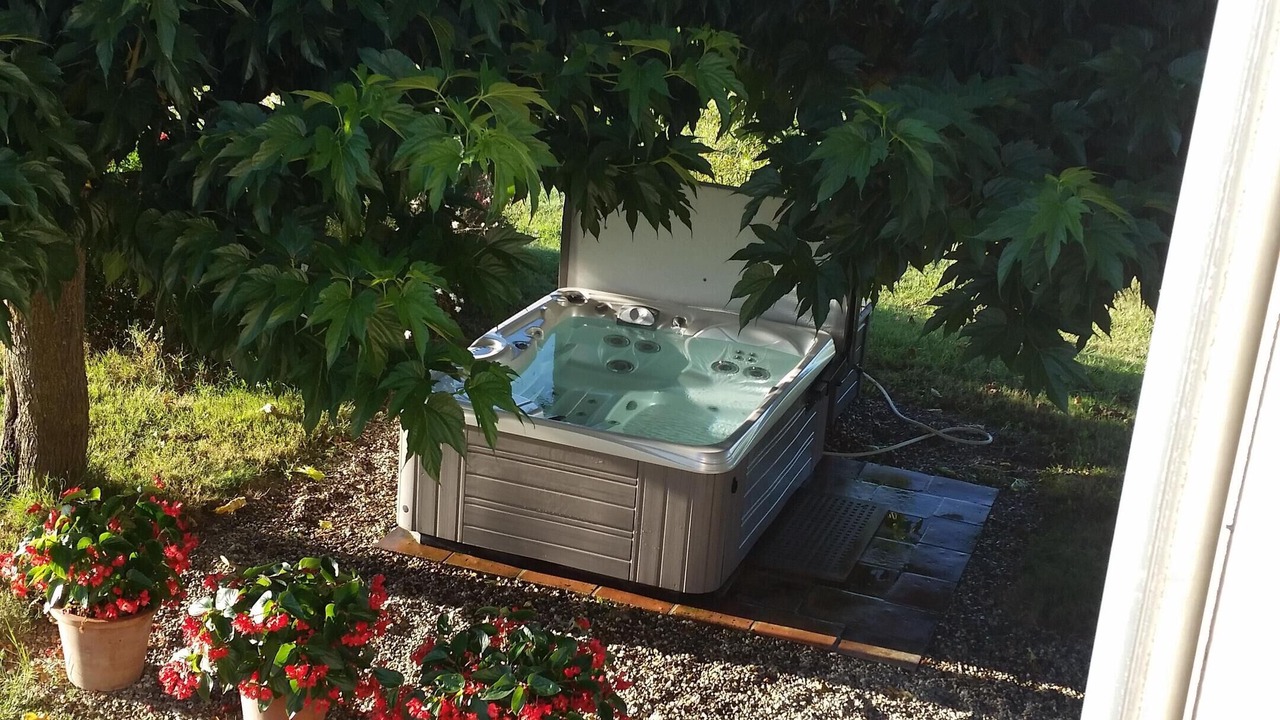 Photo of Outdoor in Pommevic