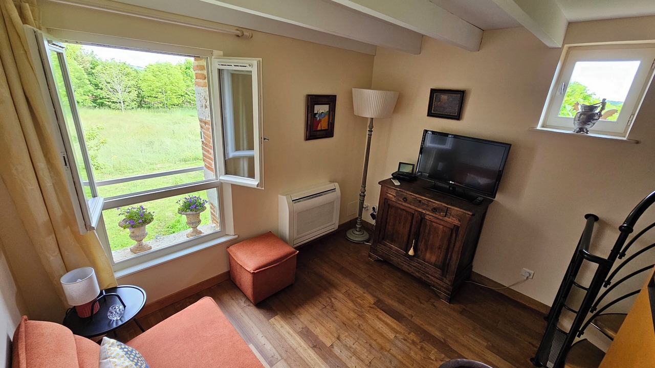 Photo of Livingroom in Pommevic