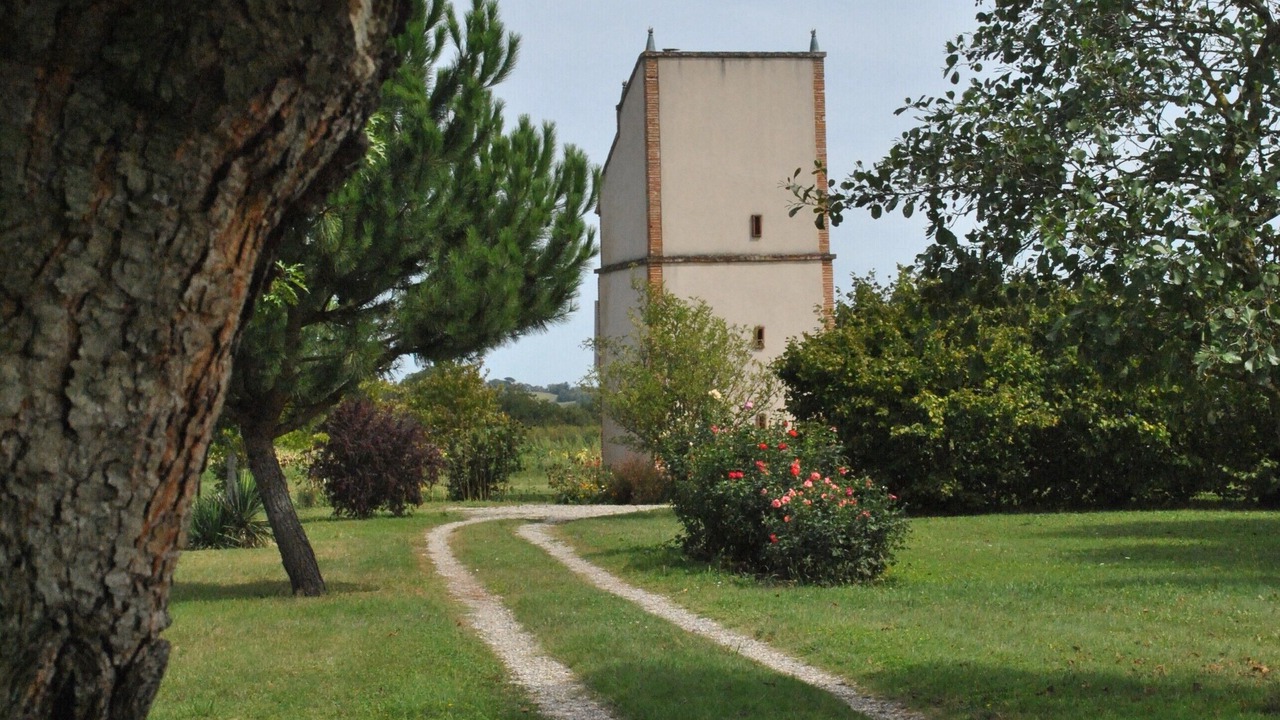 Photo of Outdoor in Pommevic
