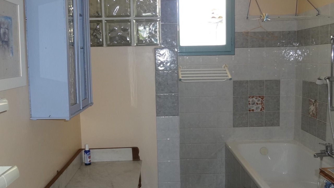 Photo of Bathroom in Vacquieres