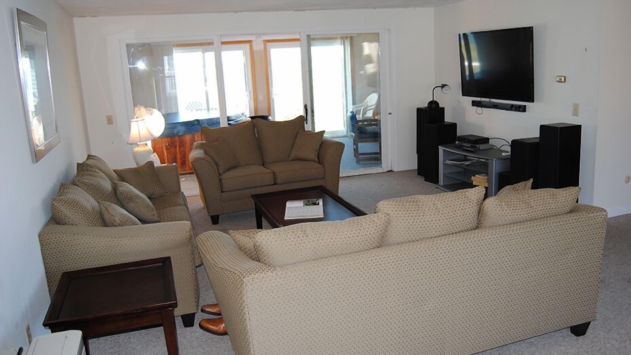 Photo of Livingroom in Pine Point