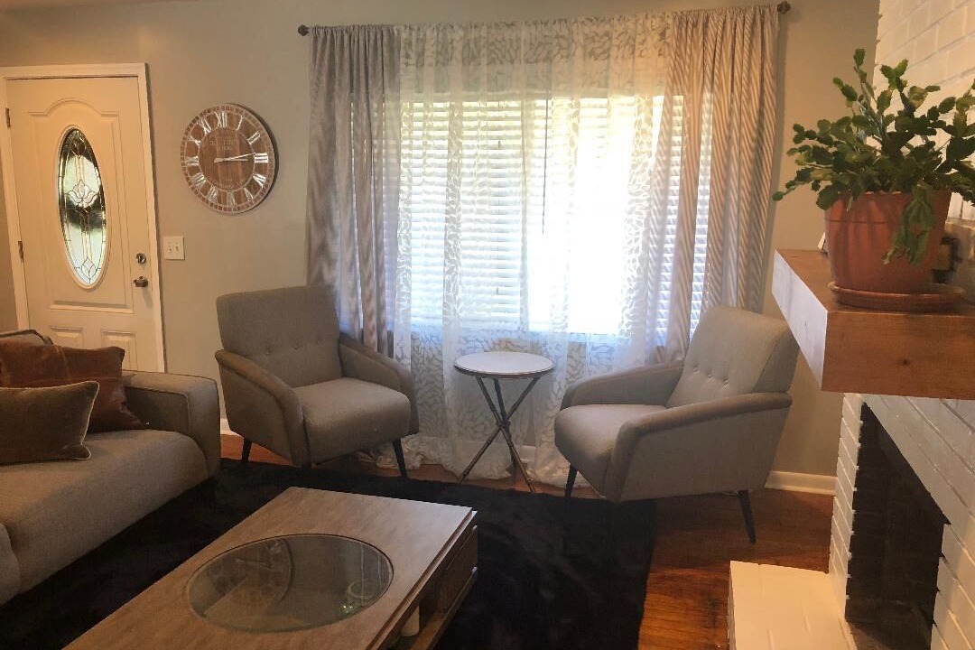 Photo of Livingroom in North Central