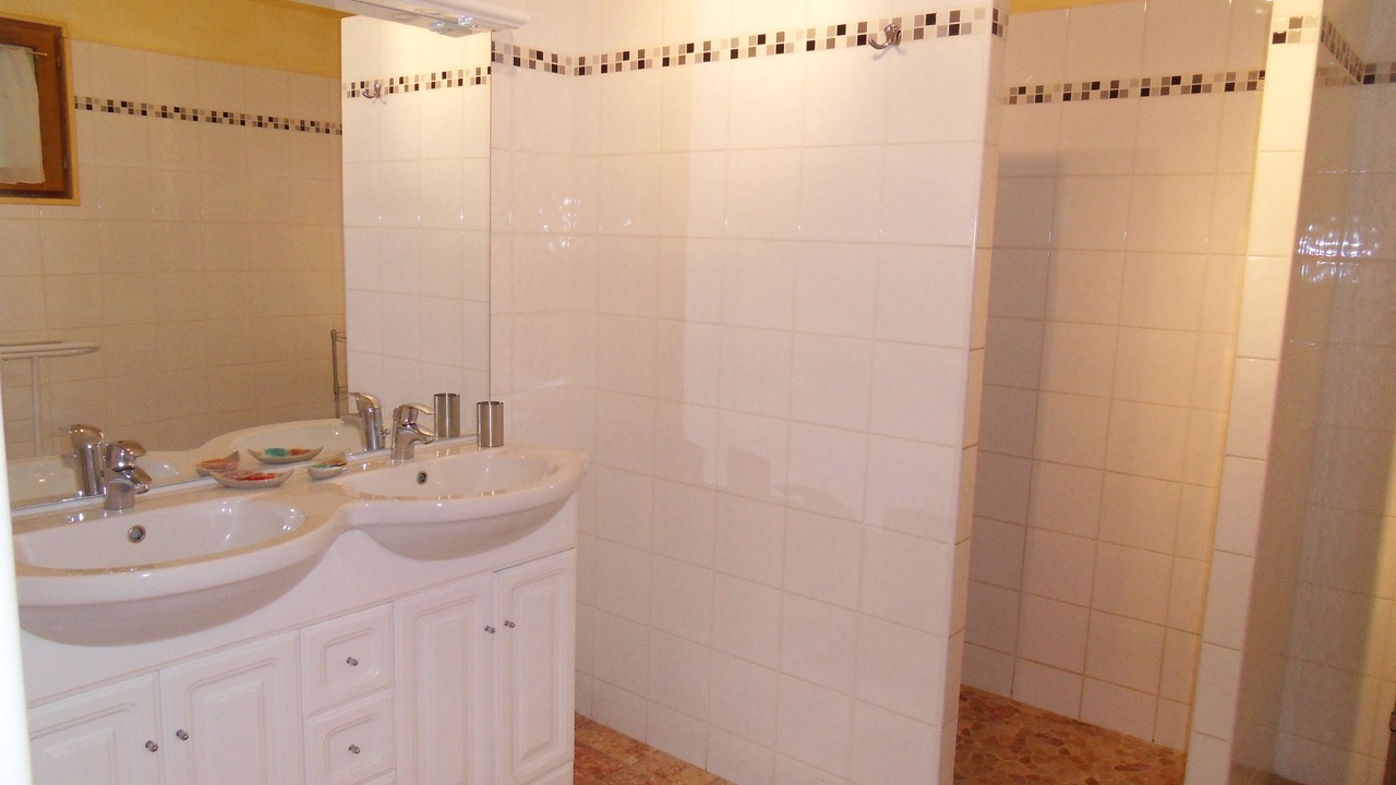 Photo of Bathroom in Manosque