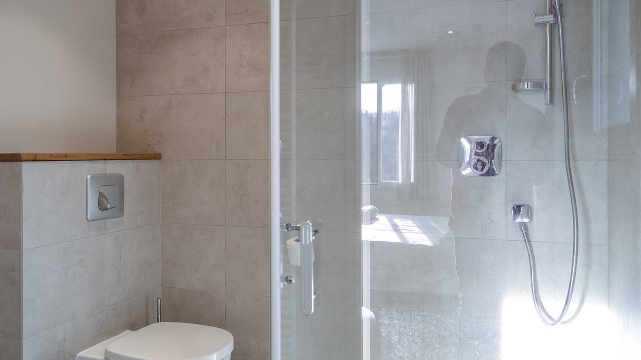 Photo of Bathroom in Castelnau-de-Montmiral