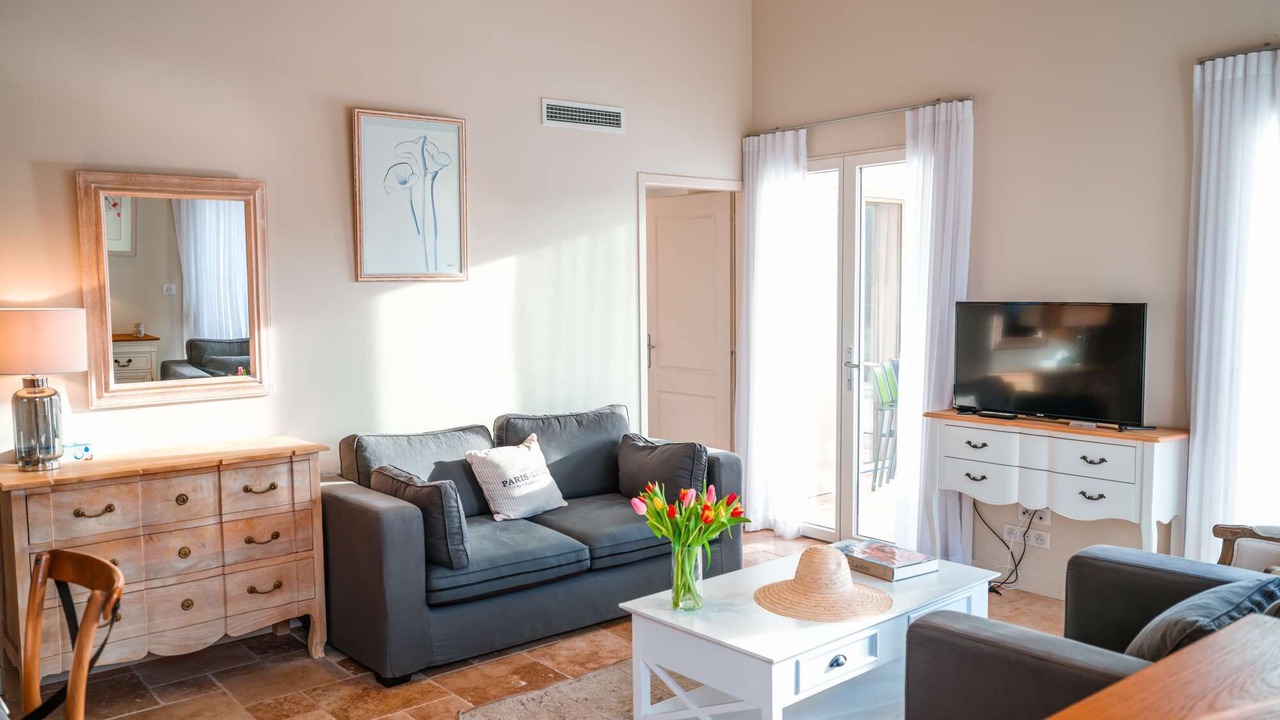 Photo of Livingroom in Castelnau-de-Montmiral