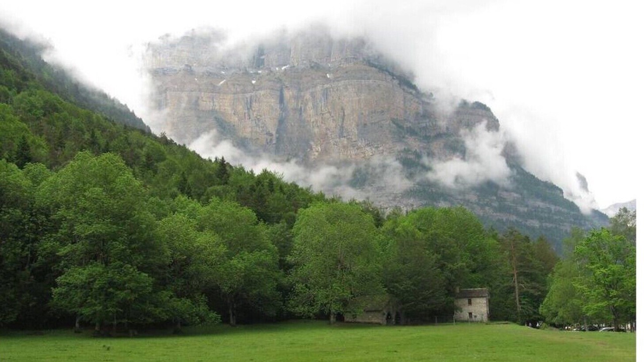 Photo of Outdoor in Abena