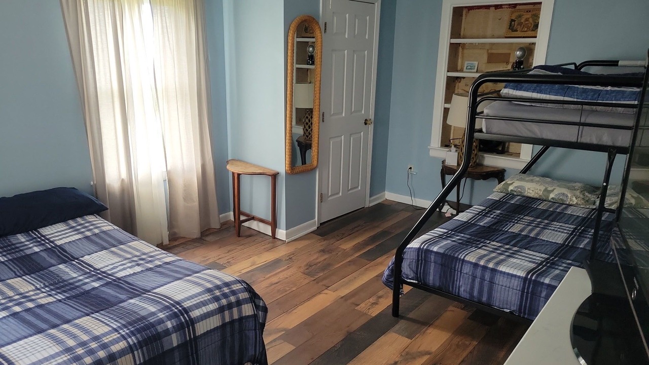 Photo of Bedroom in Frenchtown-Rumbly
