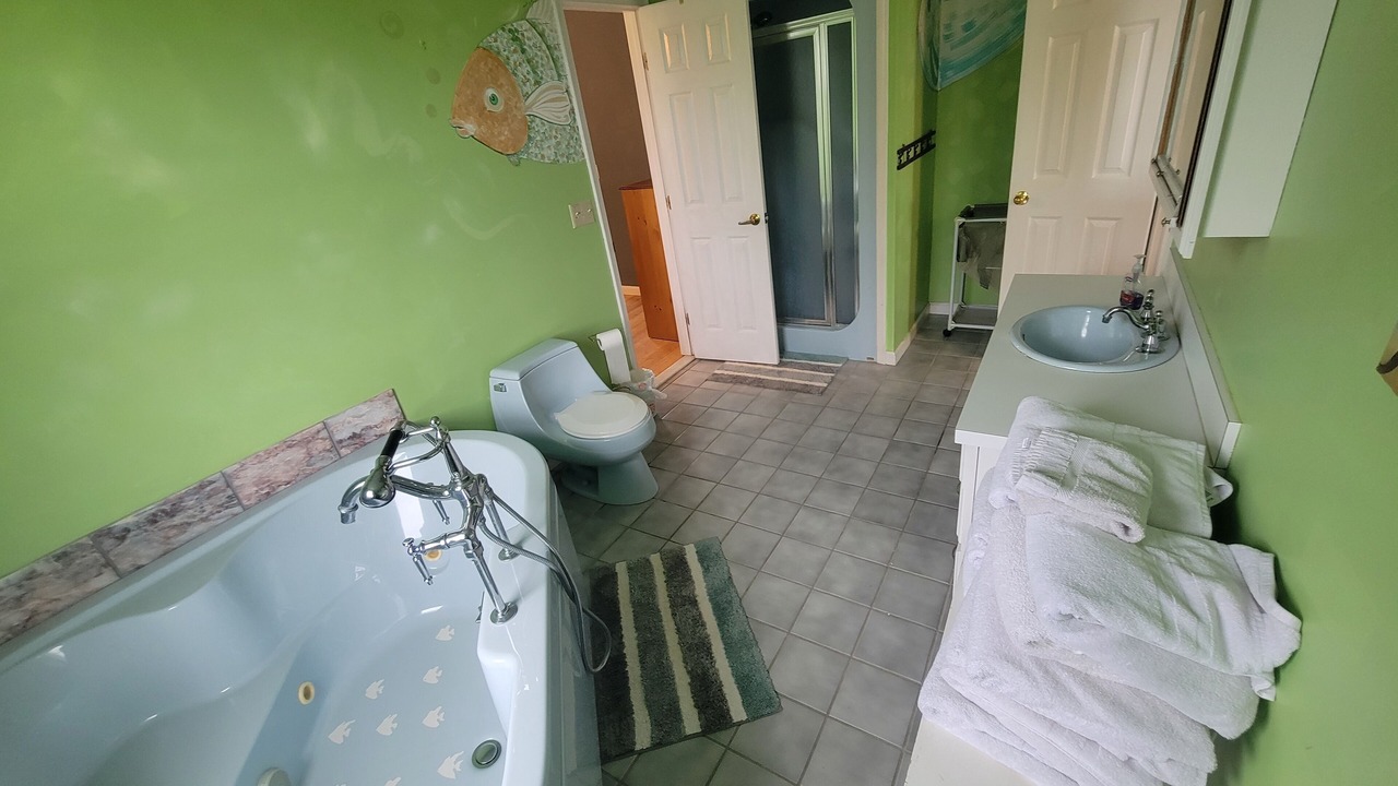 Photo of Bathroom in Frenchtown-Rumbly