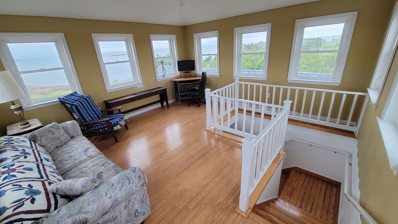 Photo of Livingroom in Frenchtown-Rumbly