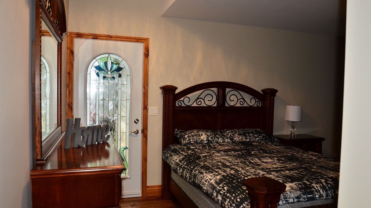 Photo of Bedroom in Oro-Medonte