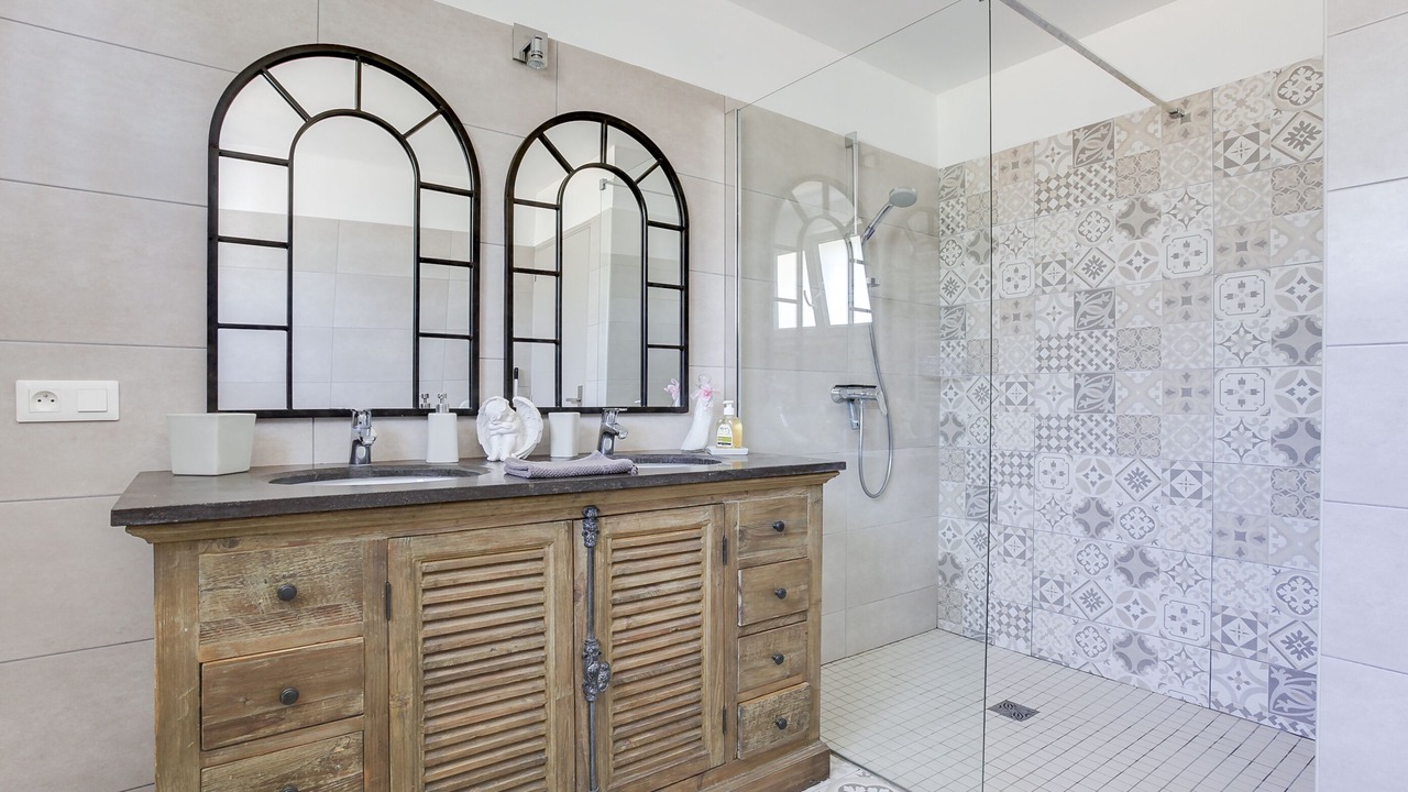Photo of Bathroom in Tresques