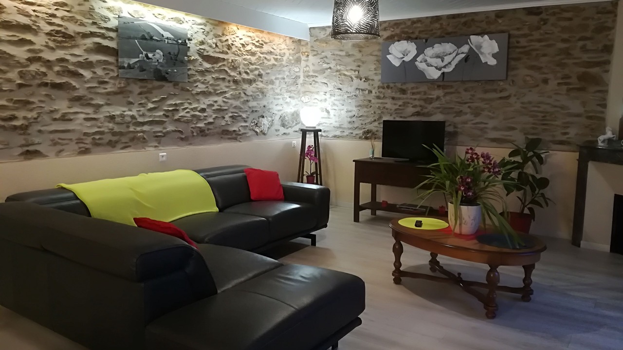 Photo of Livingroom in Andouque
