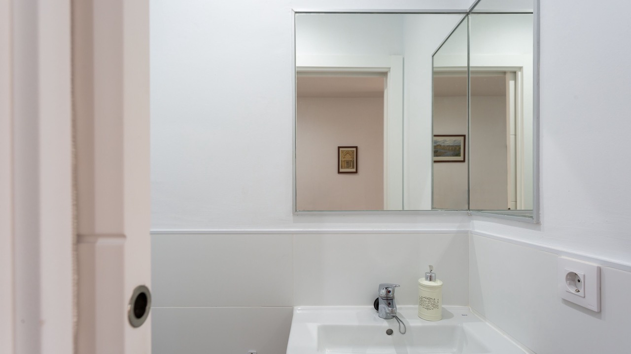 Photo of Bathroom in San Francisco-Ribera