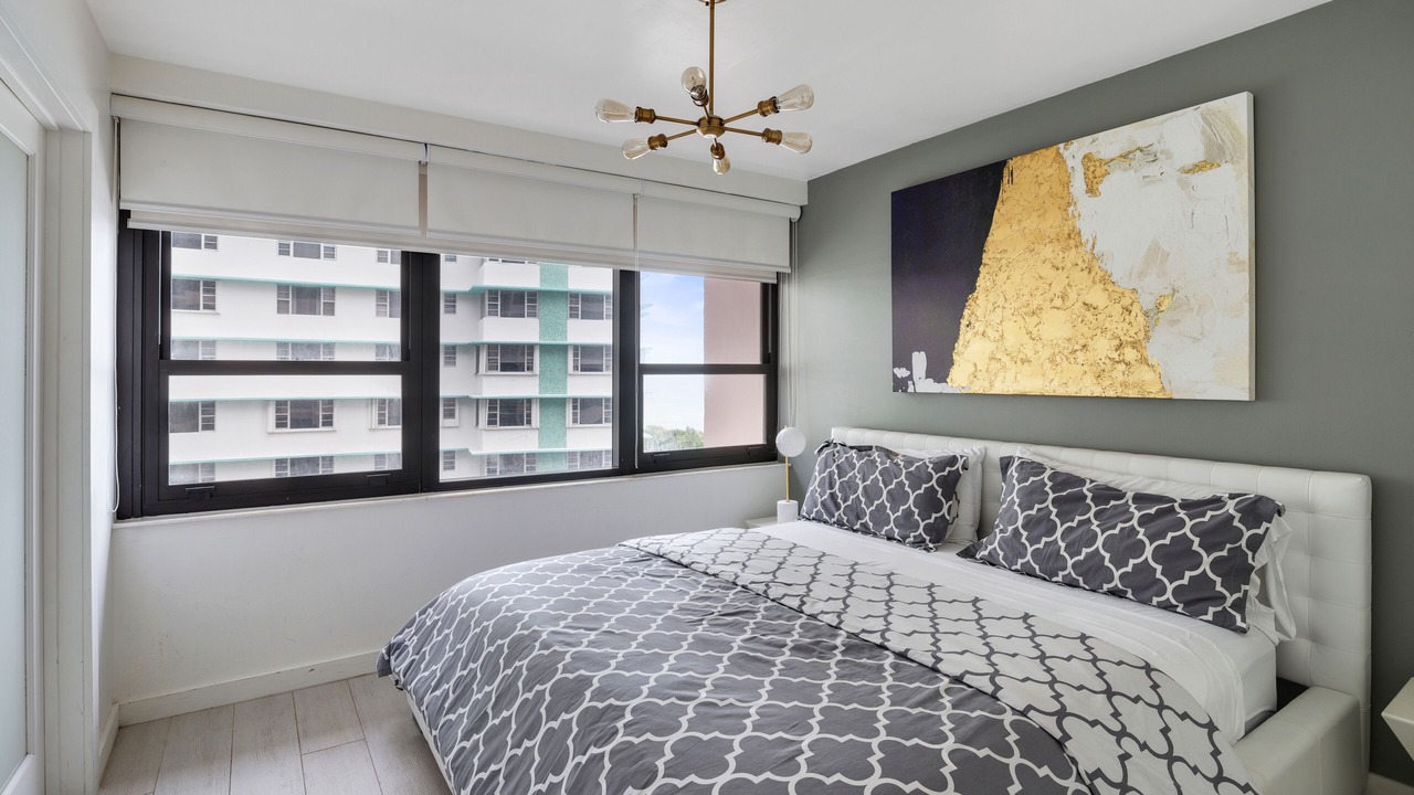 Photo of Others in Mid Beach