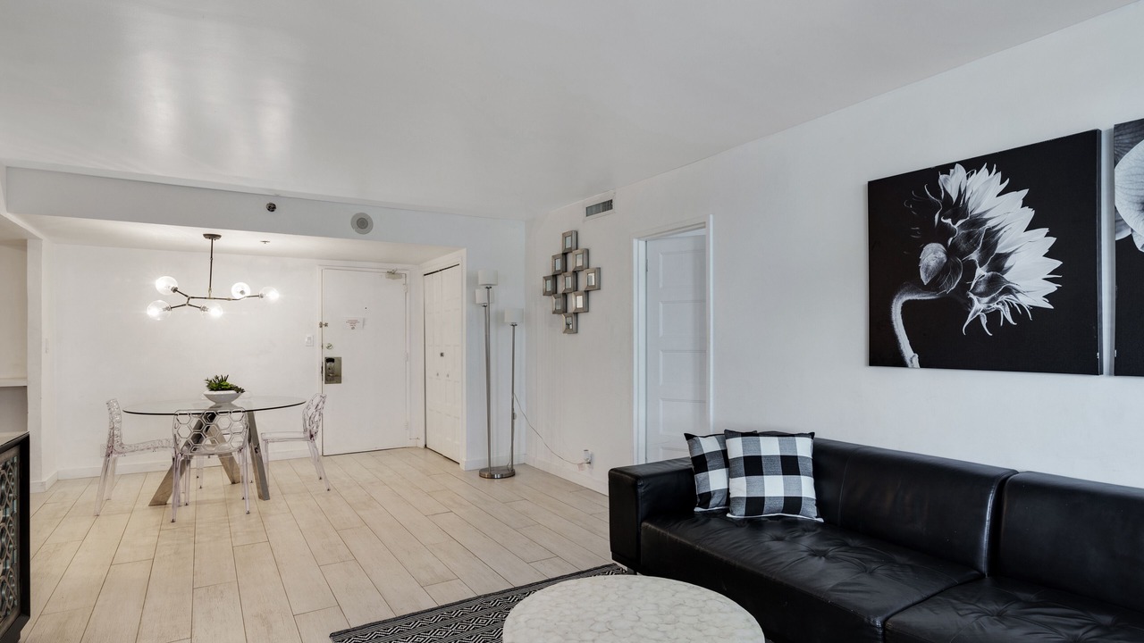 Photo of Others in Mid Beach