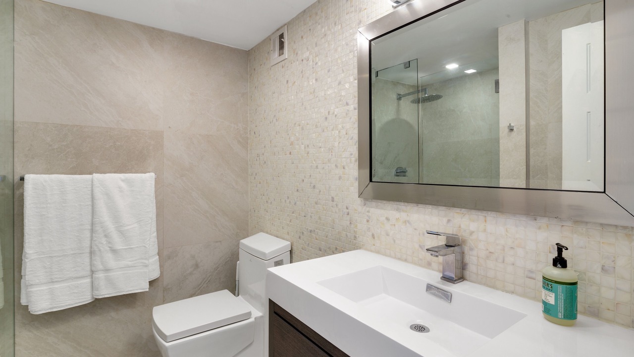 Photo of Bathroom in Mid Beach