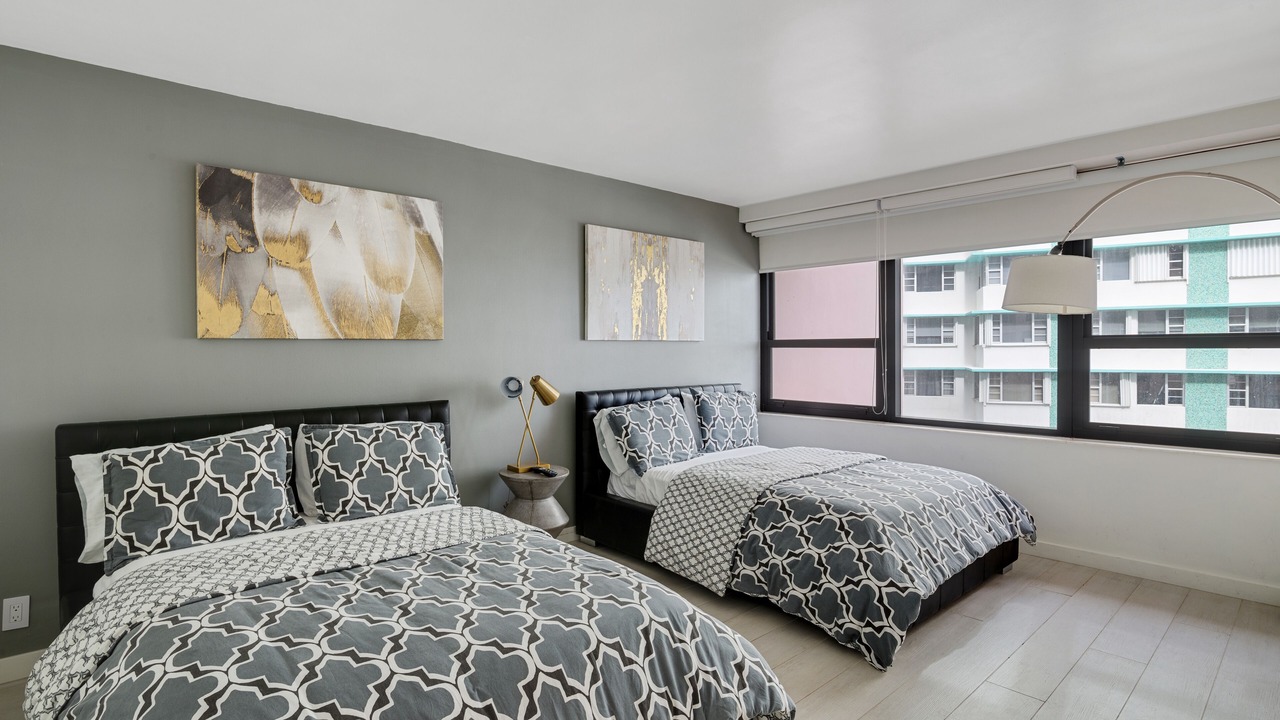 Photo of Others in Mid Beach