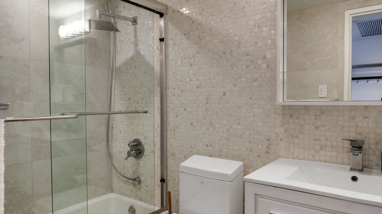 Photo of Bathroom in Mid Beach