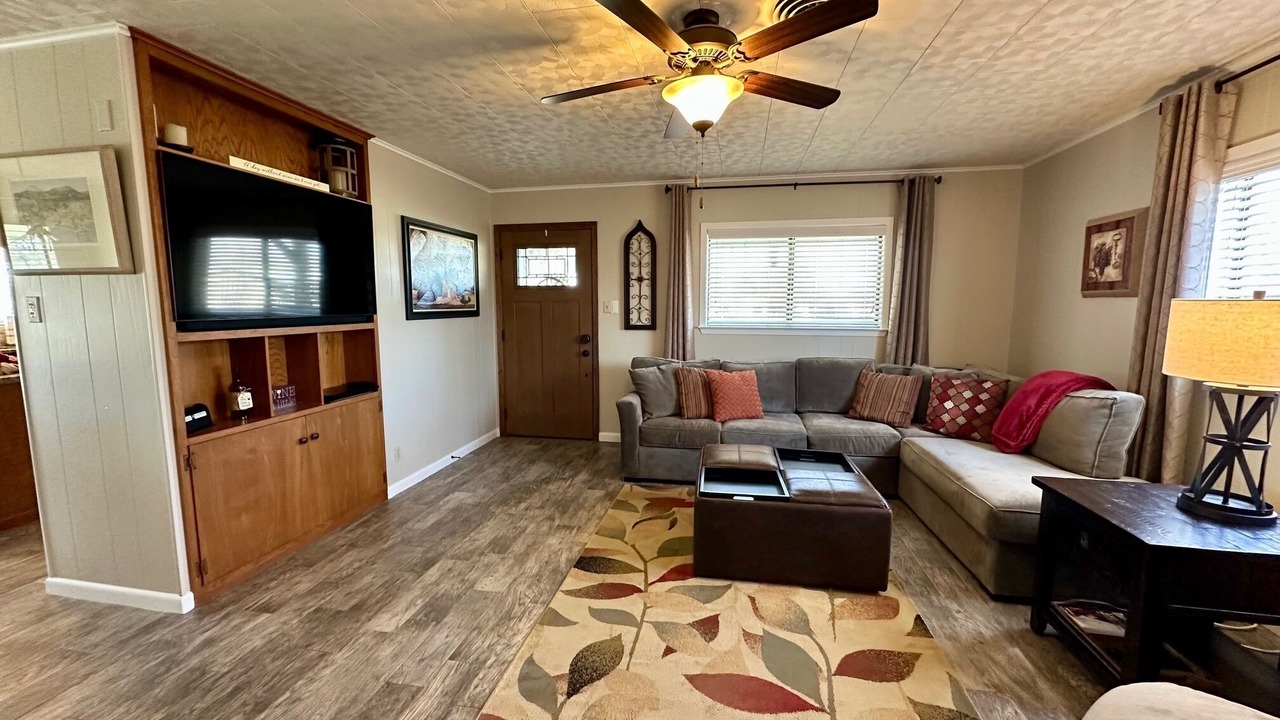 Photo of Livingroom in Stonewall