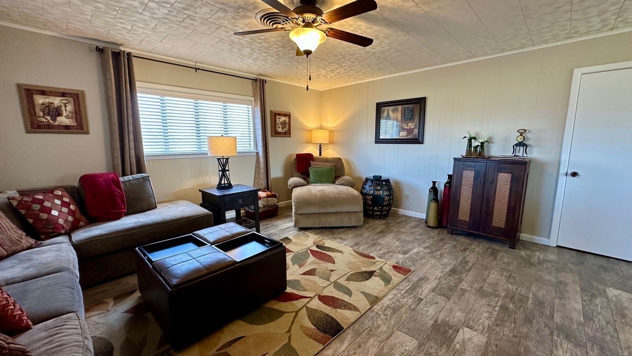 Photo of Livingroom in Stonewall