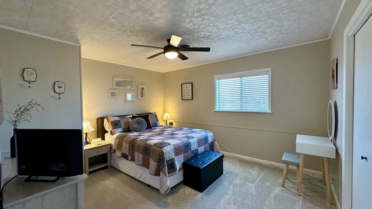 Photo of Bedroom in Stonewall